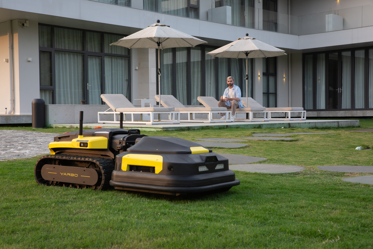 Pros and Cons of Robotic Lawn Mowers - cover image